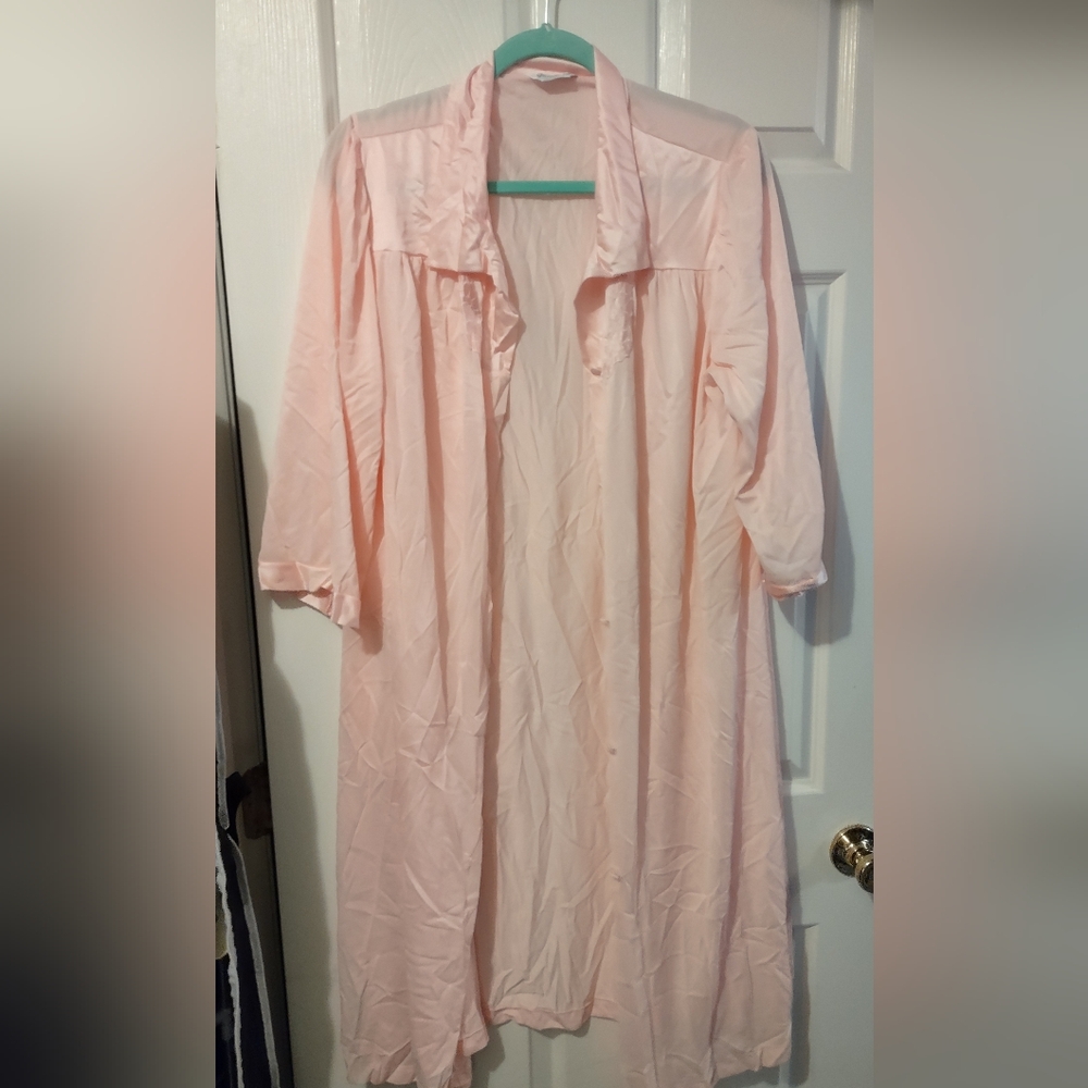 Vanity Fair Soft Pink Lounge Robe